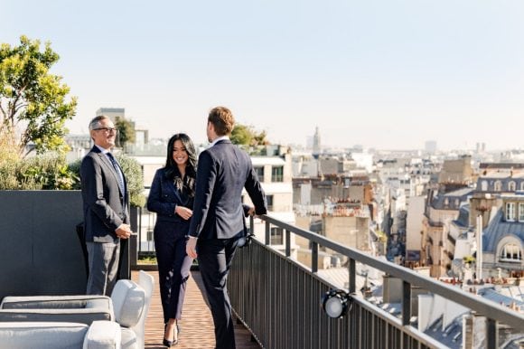 Why choose UBS Retirement Plan Services-group meeting outdoor