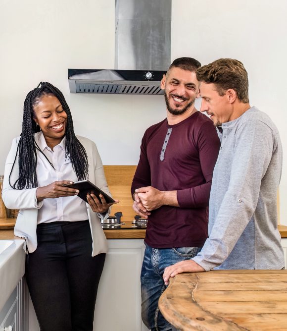 Spirit level and hammer for maintenance work.