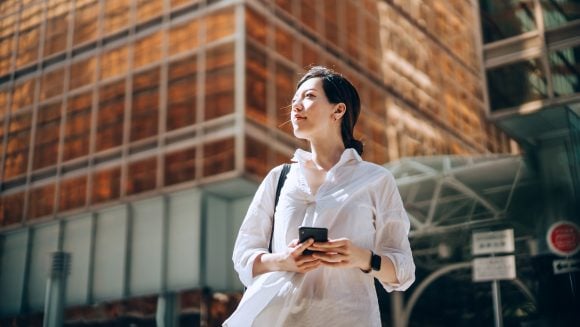 Women with smartphone