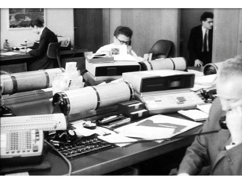 Electronic calculation cylinders at the office