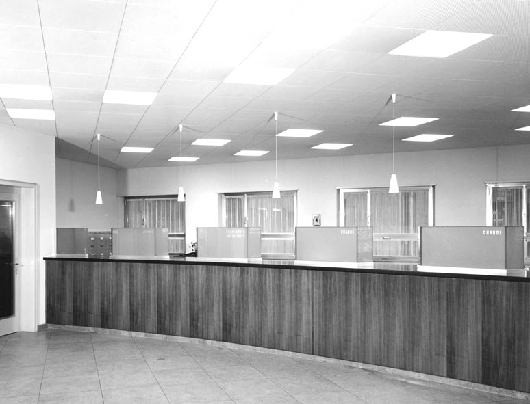 Die SBG Luzern am Schwanenplatz. Die Schalterhalle