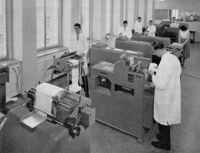 Elektronische Datenverarbeitung der Bank Lochkartenabteilung