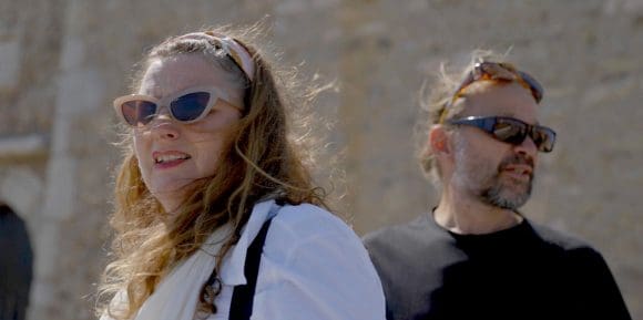 Film still from the documentary «Queen of the Stone Age»: Bettina Schulz-Paulson and her husband Jonas