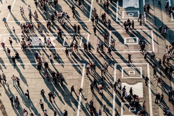 People on Piazza del Duomo, Milan