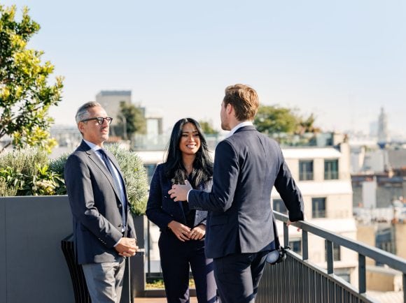 Inversionistas hablando