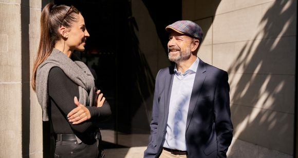 Dos inversionistas hablando